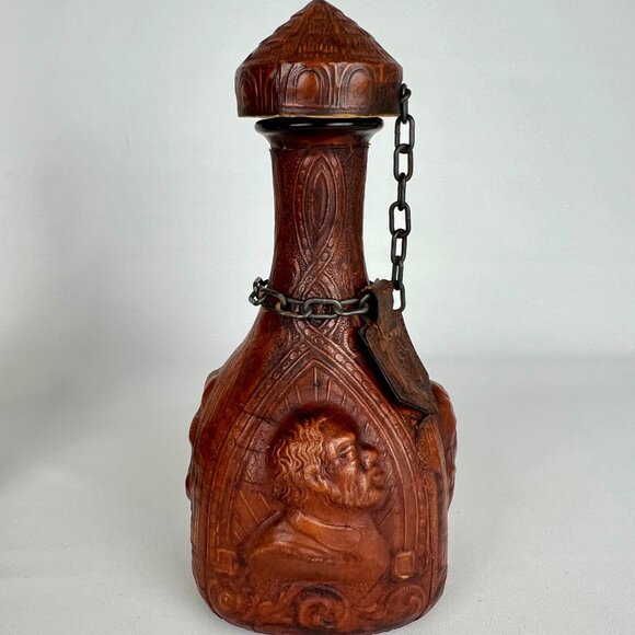 Vintage Jeyre Embossed Leather Don Quixote Decanter Wine Whiskey Spain set of 2 - Picture 8 of 16